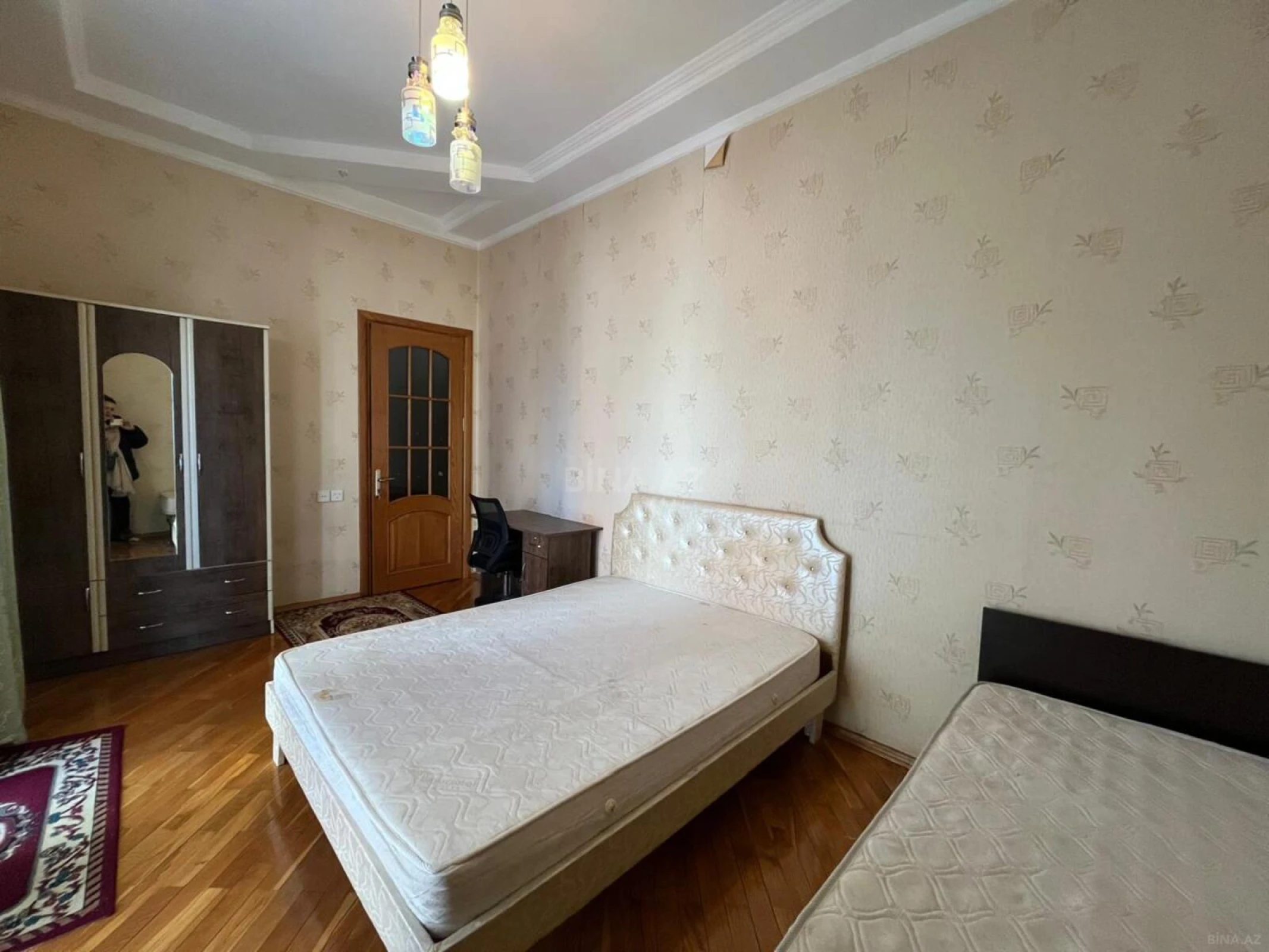 Kirayə verilir 3 otaqlı mənzil 145 m²