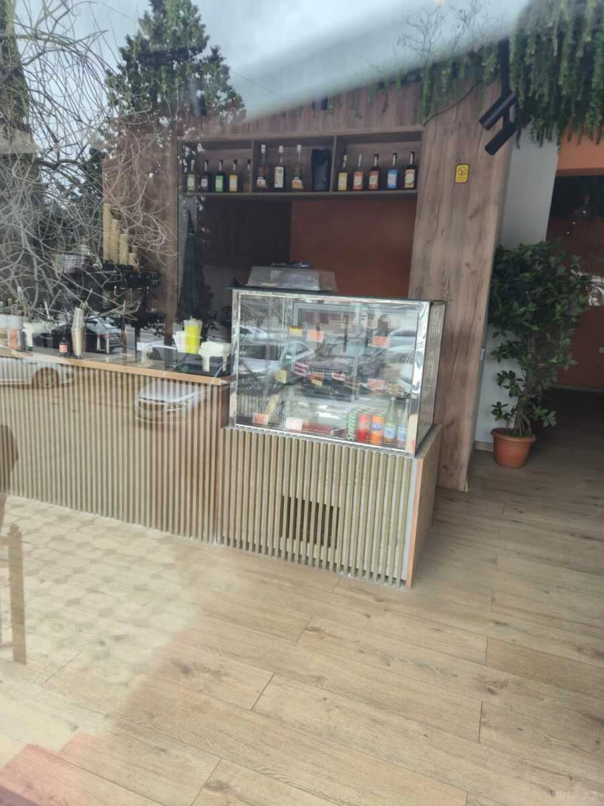 Satılır obyekt 160 m²