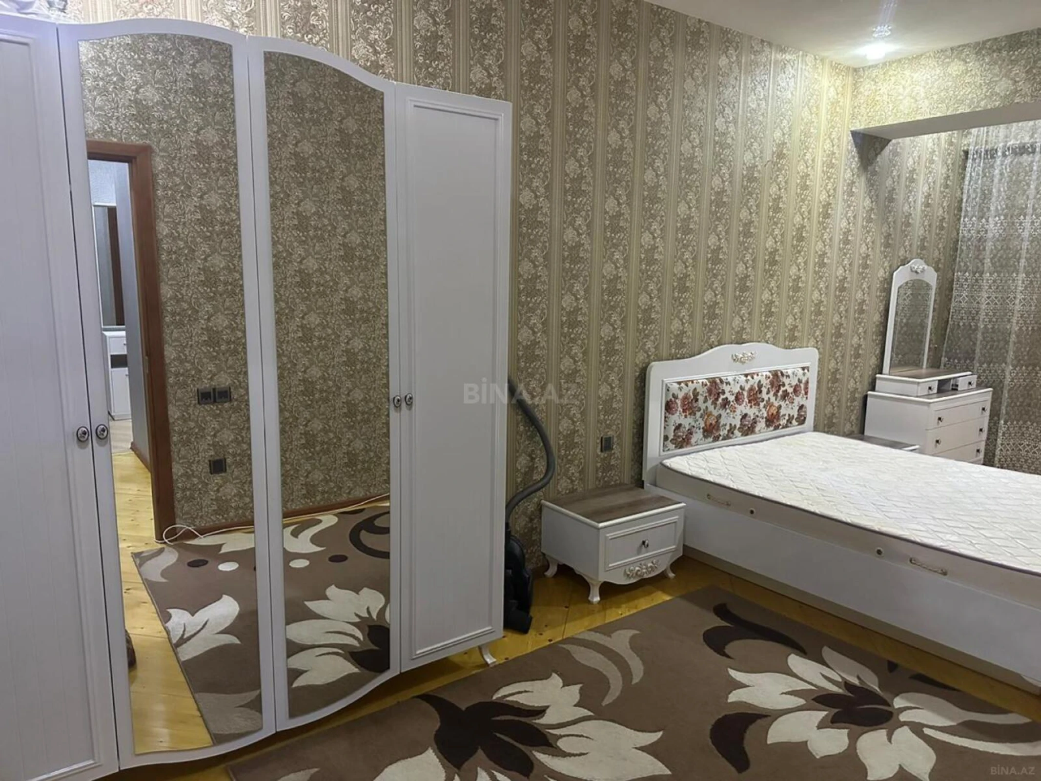 Kirayə verilir 2 otaqlı mənzil 60 m²