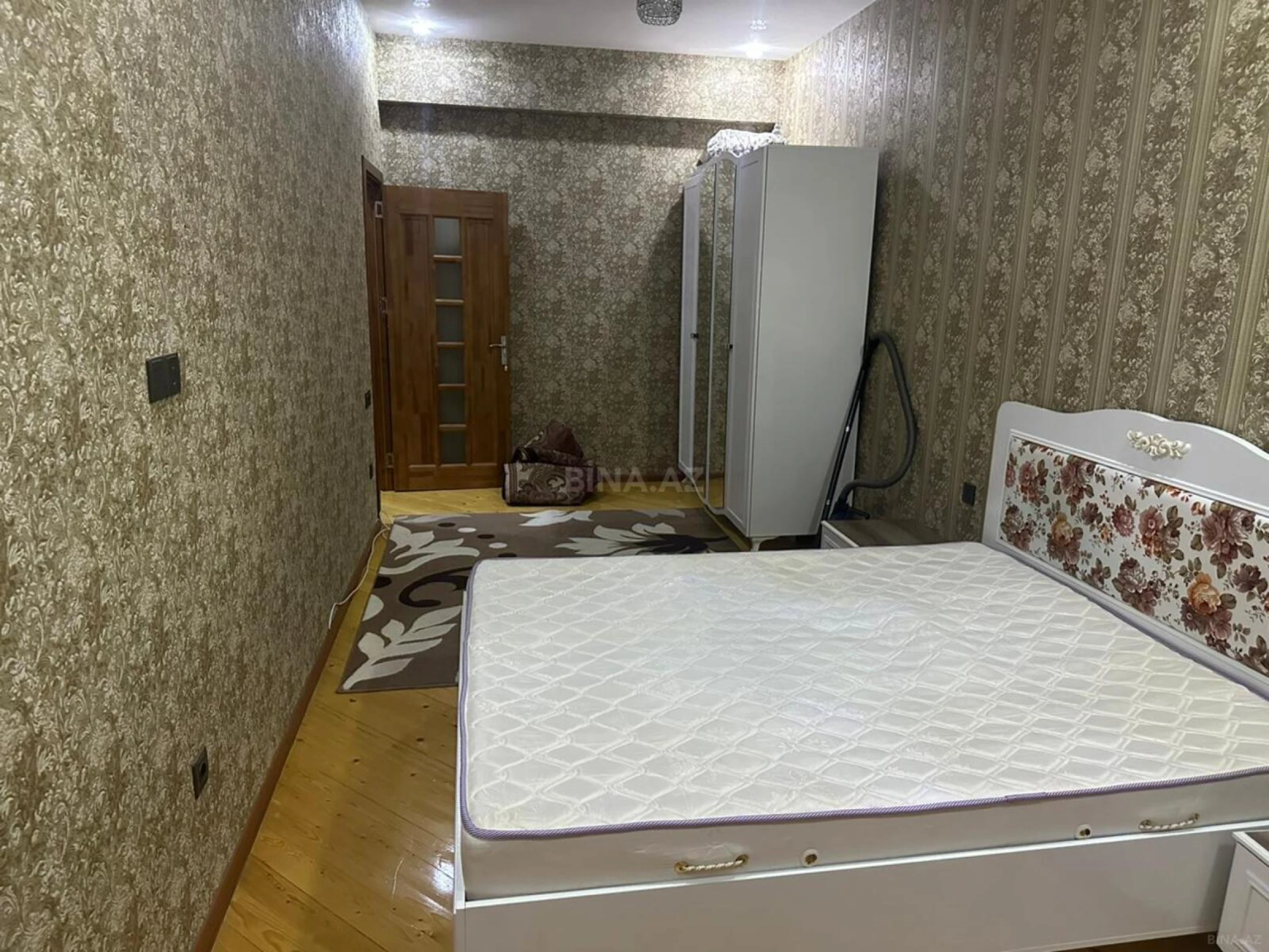 Kirayə verilir 2 otaqlı mənzil 60 m²