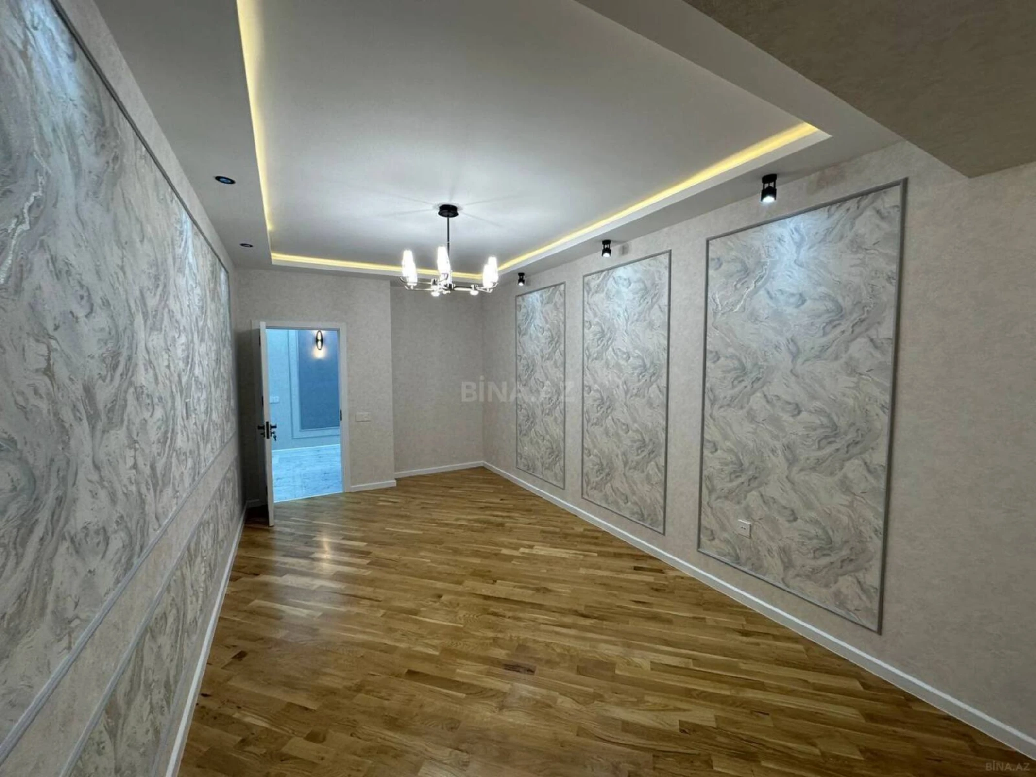 Satılır 4 otaqlı mənzil 155 m²