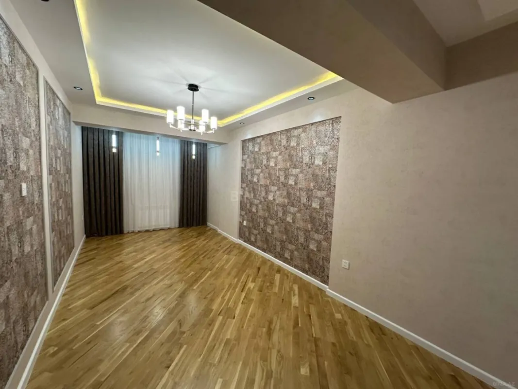 Satılır 4 otaqlı mənzil 155 m²