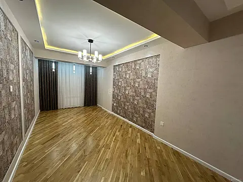 Satılır 4 otaqlı mənzil 155 m²