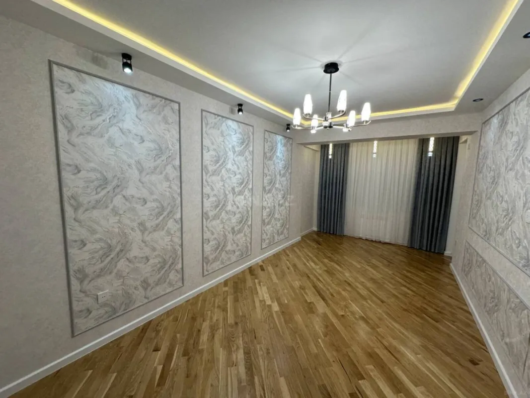 Satılır 4 otaqlı mənzil 155 m²