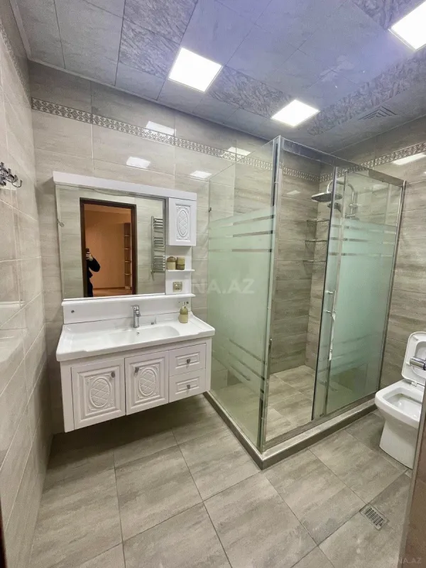 Kirayə verilir 2 otaqlı mənzil 90 m²