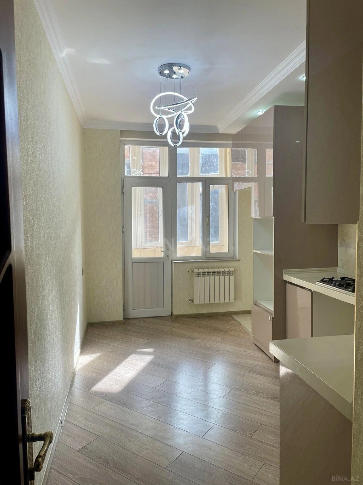 Kirayə verilir 2 otaqlı mənzil 90 m²