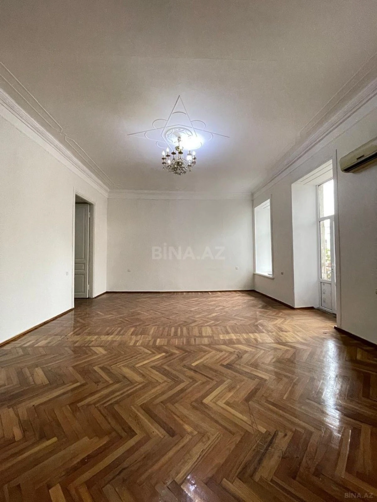 Kirayə verilir obyekt 155 m²