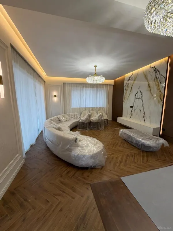 Kirayə verilir 4 otaqlı mənzil 200 m²