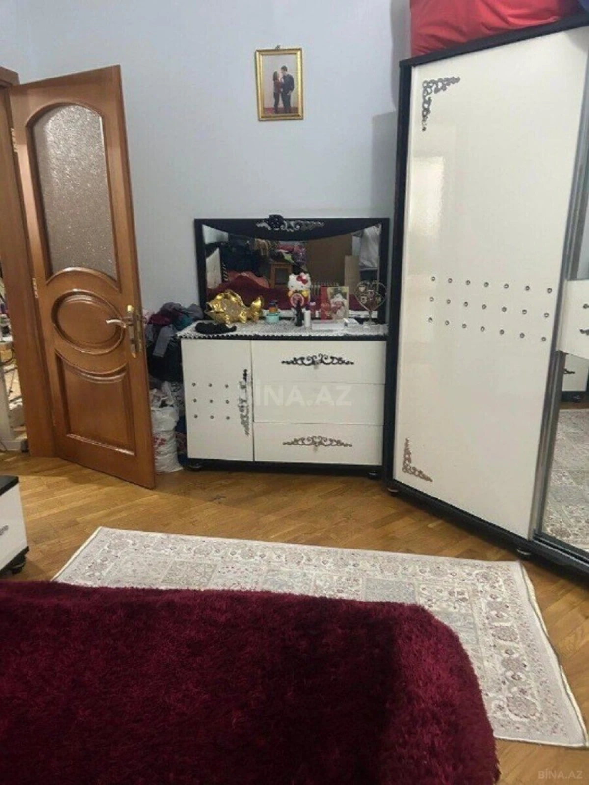 Satılır 2 otaqlı mənzil 107 m²