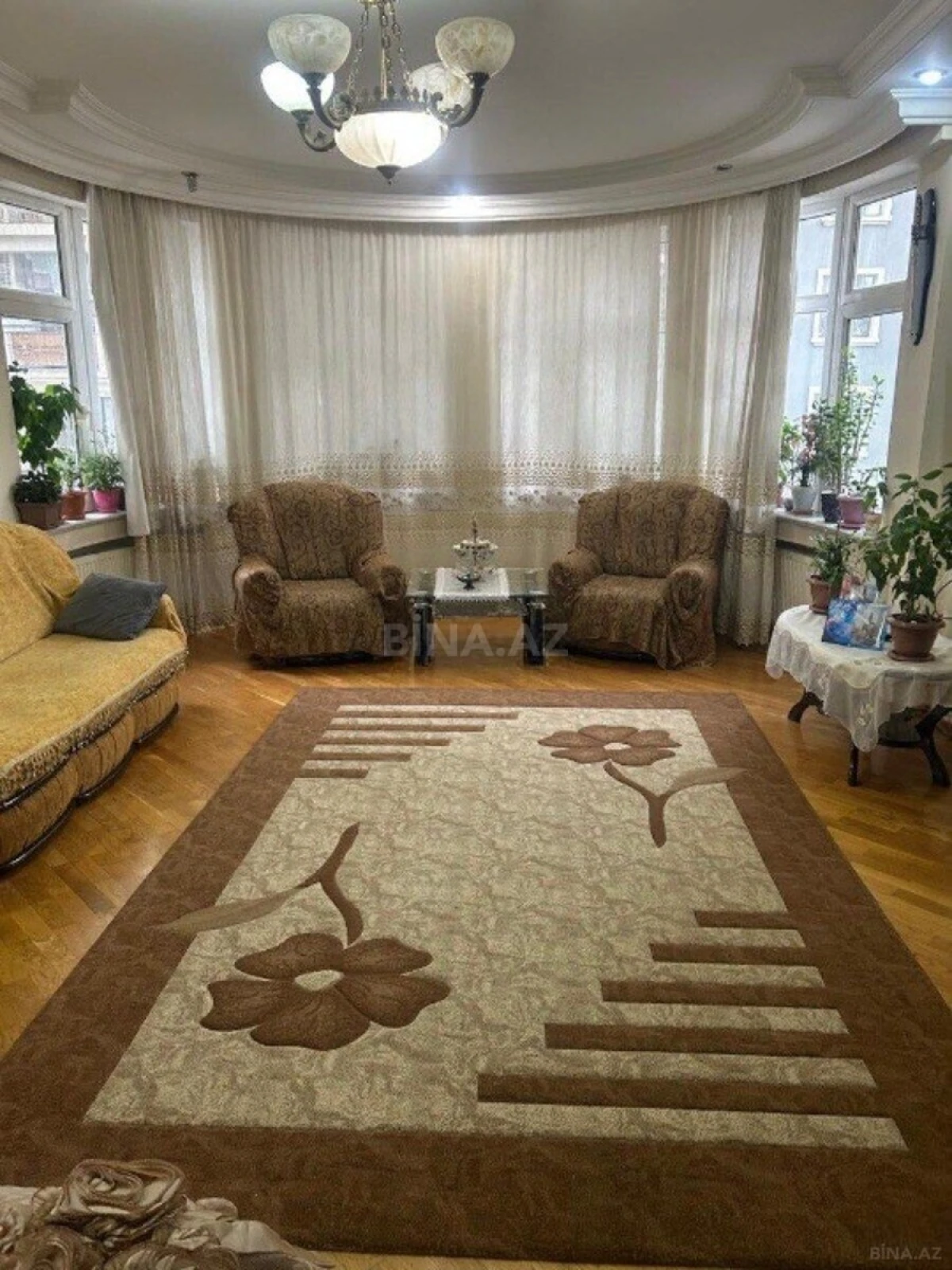 Satılır 2 otaqlı mənzil 107 m²