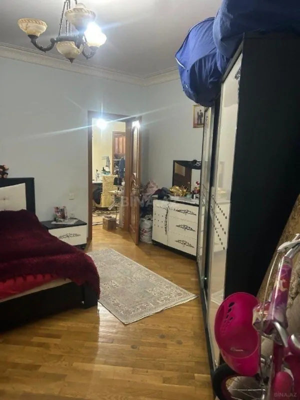 Satılır 2 otaqlı mənzil 107 m²