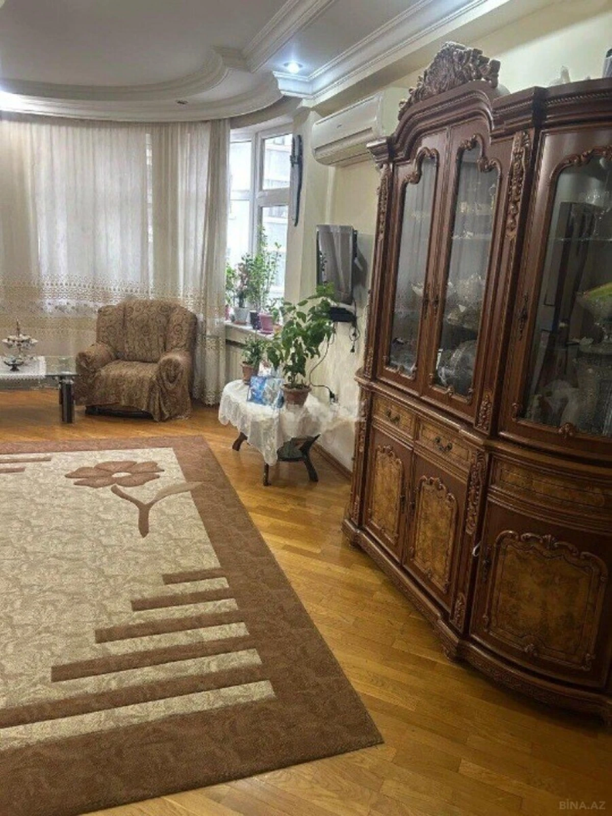 Satılır 2 otaqlı mənzil 107 m²