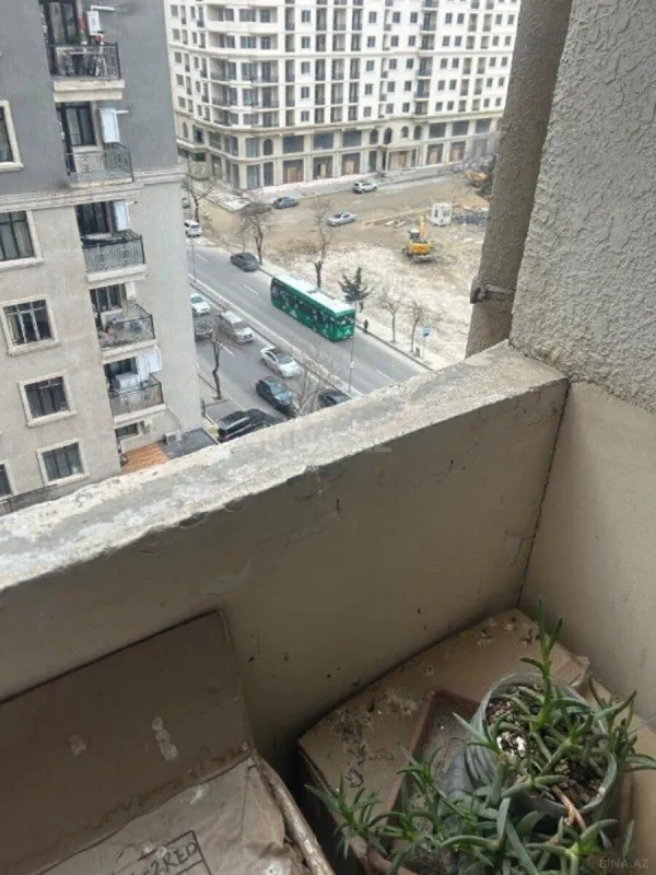 Satılır 2 otaqlı mənzil 107 m²