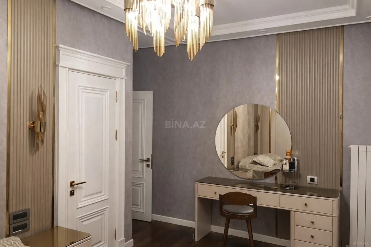 Satılır 3 otaqlı mənzil 125 m²