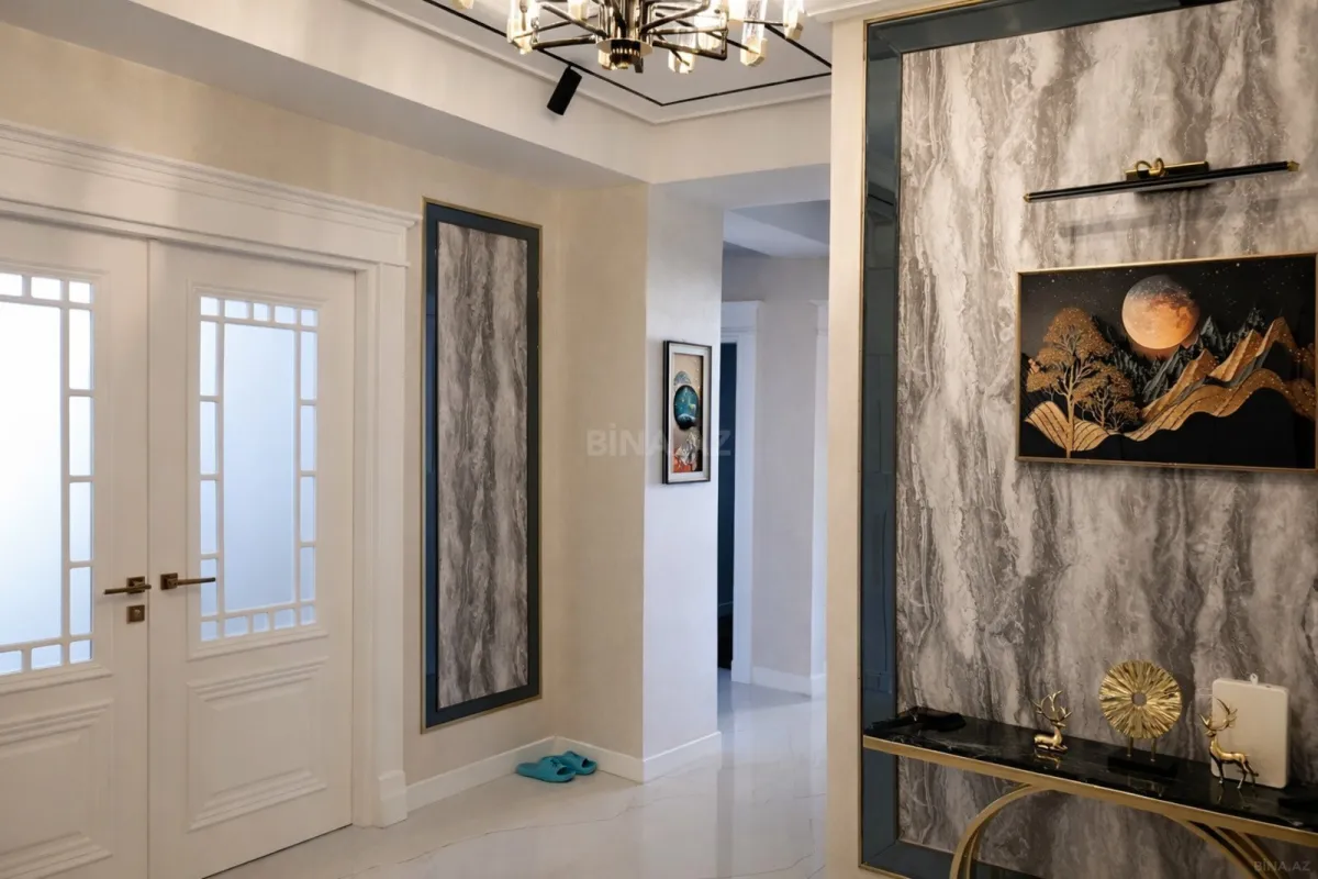 Satılır 3 otaqlı mənzil 125 m²