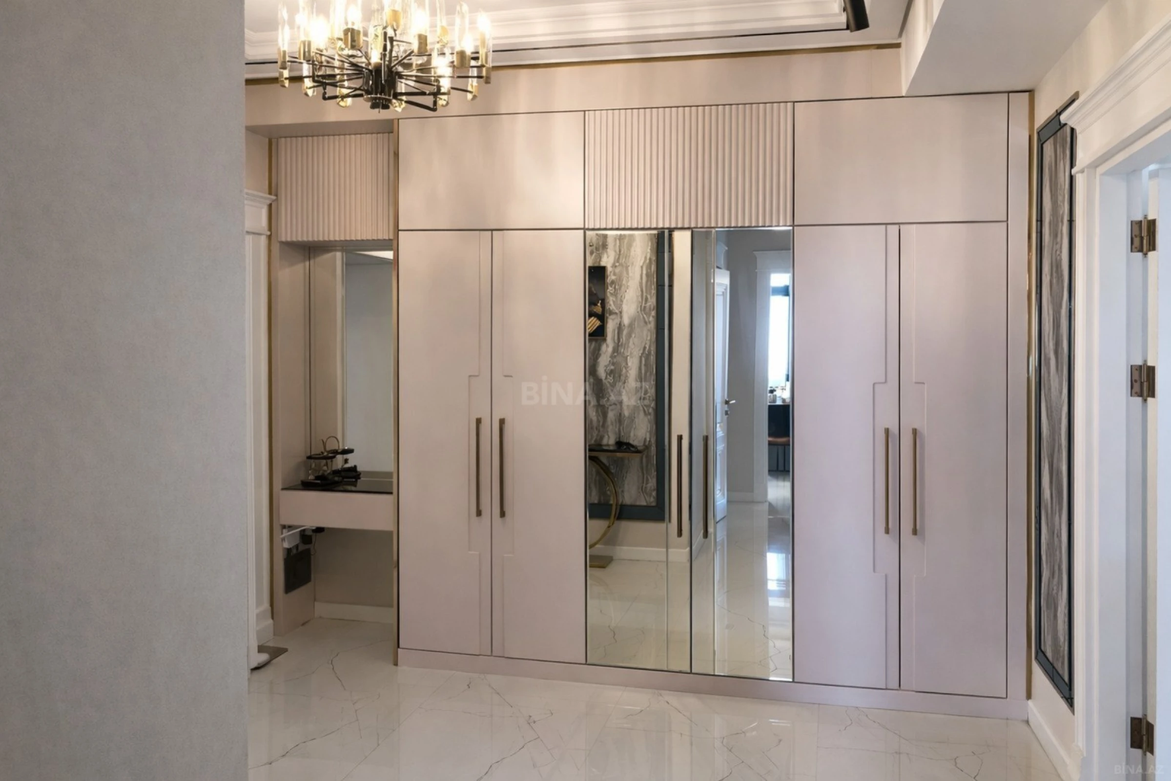Satılır 3 otaqlı mənzil 125 m²