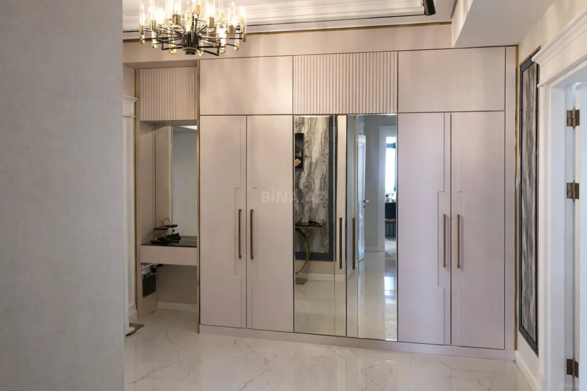 Satılır 3 otaqlı mənzil 125 m²