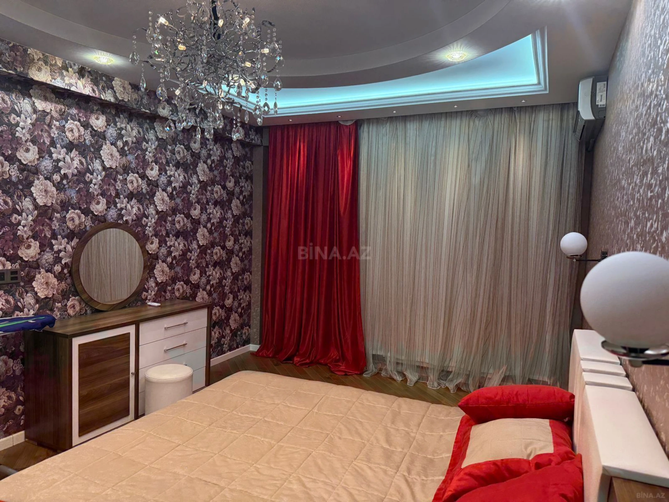 Kirayə verilir 4 otaqlı mənzil 125 m²