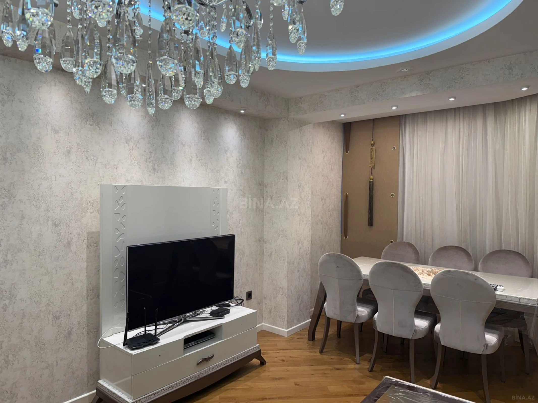 Kirayə verilir 4 otaqlı mənzil 125 m²
