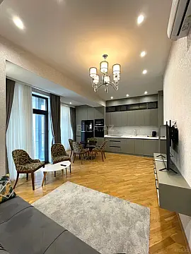 Satılır 3 otaqlı mənzil 102 m²