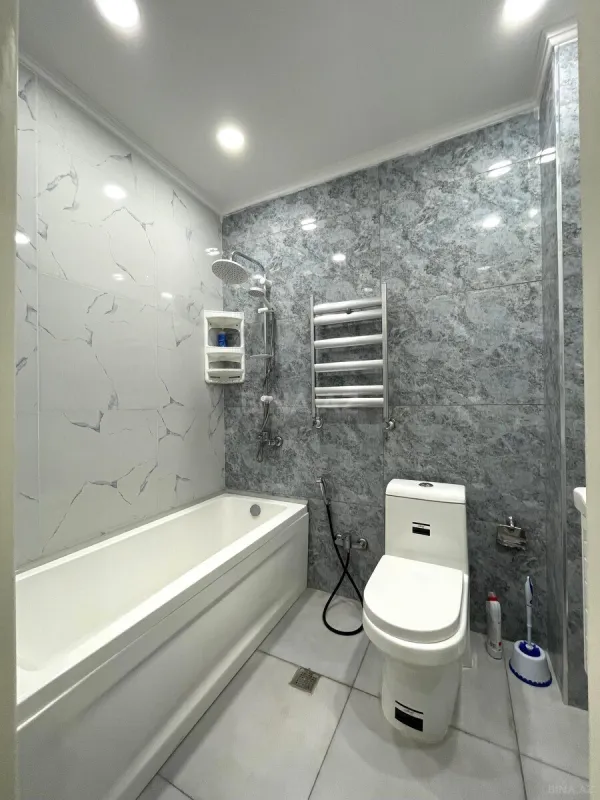 Satılır 3 otaqlı mənzil 102 m²