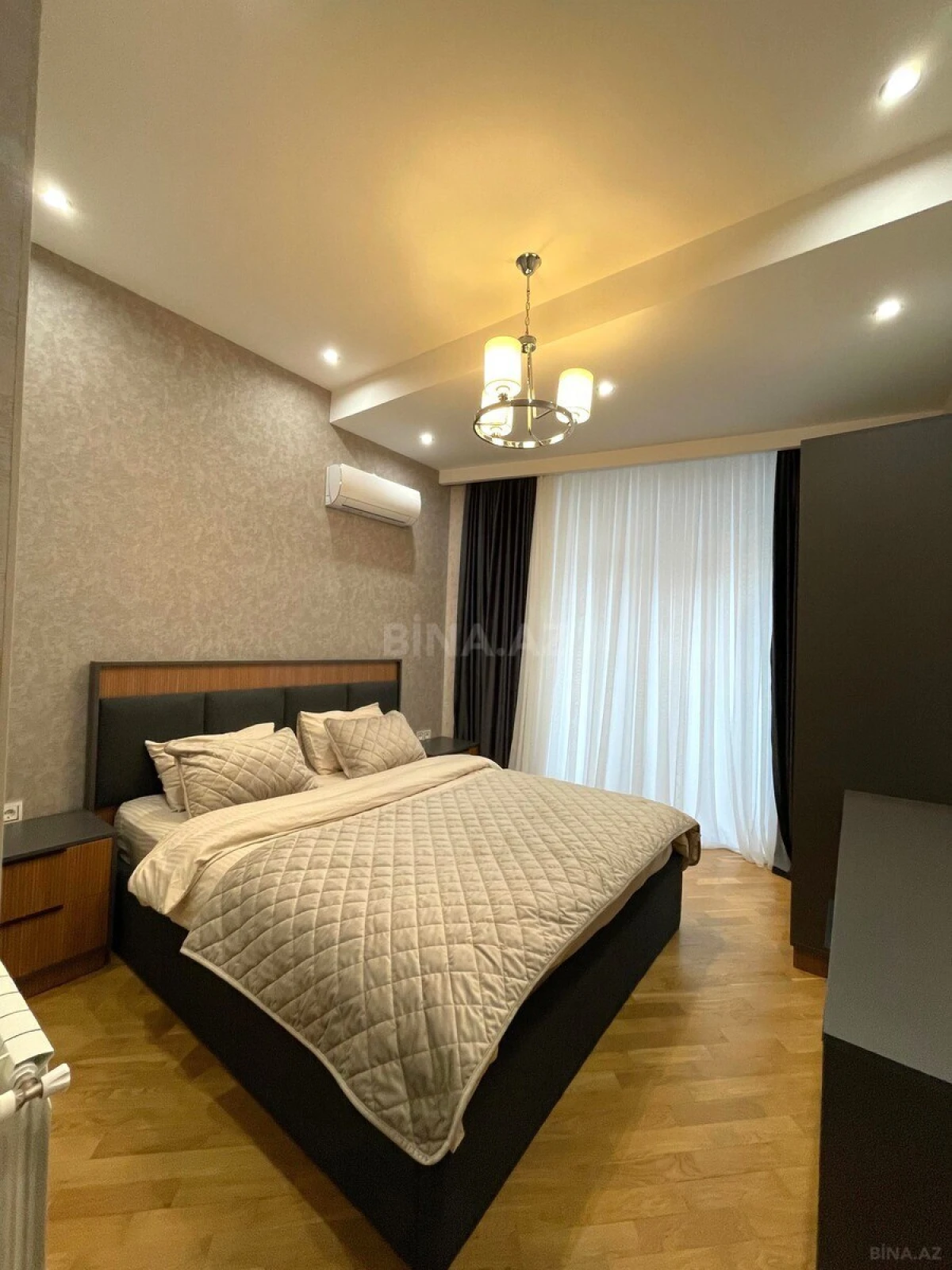 Satılır 3 otaqlı mənzil 102 m²