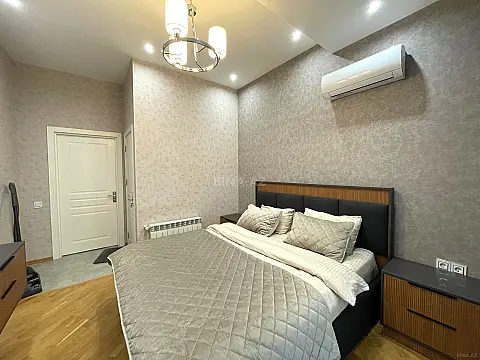Satılır 3 otaqlı mənzil 102 m²