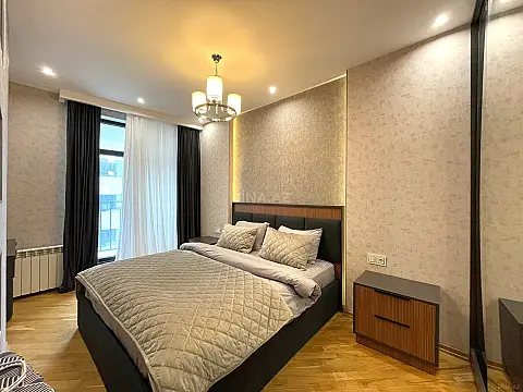 Satılır 3 otaqlı mənzil 102 m²