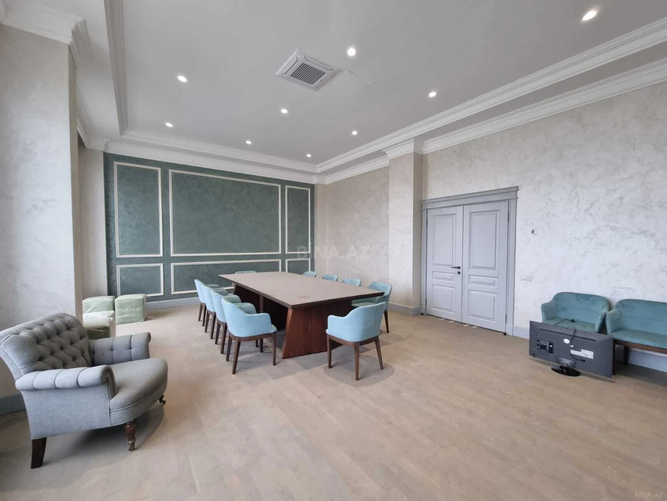Kirayə verilir 4 otaqlı ofis 250 m²