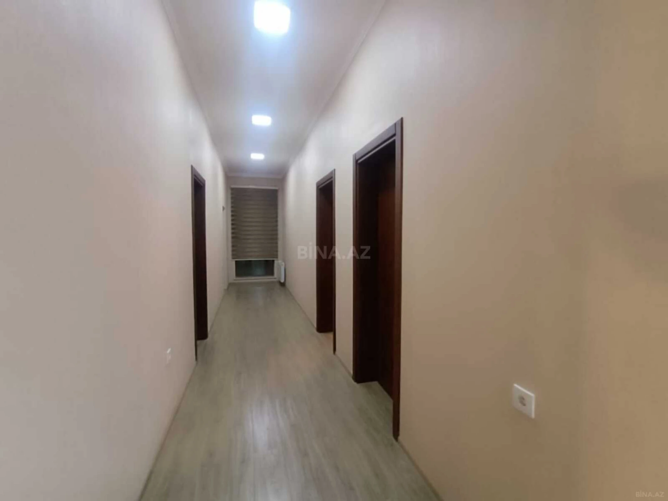 Satılır 5 otaqlı həyət evi 180 m²
