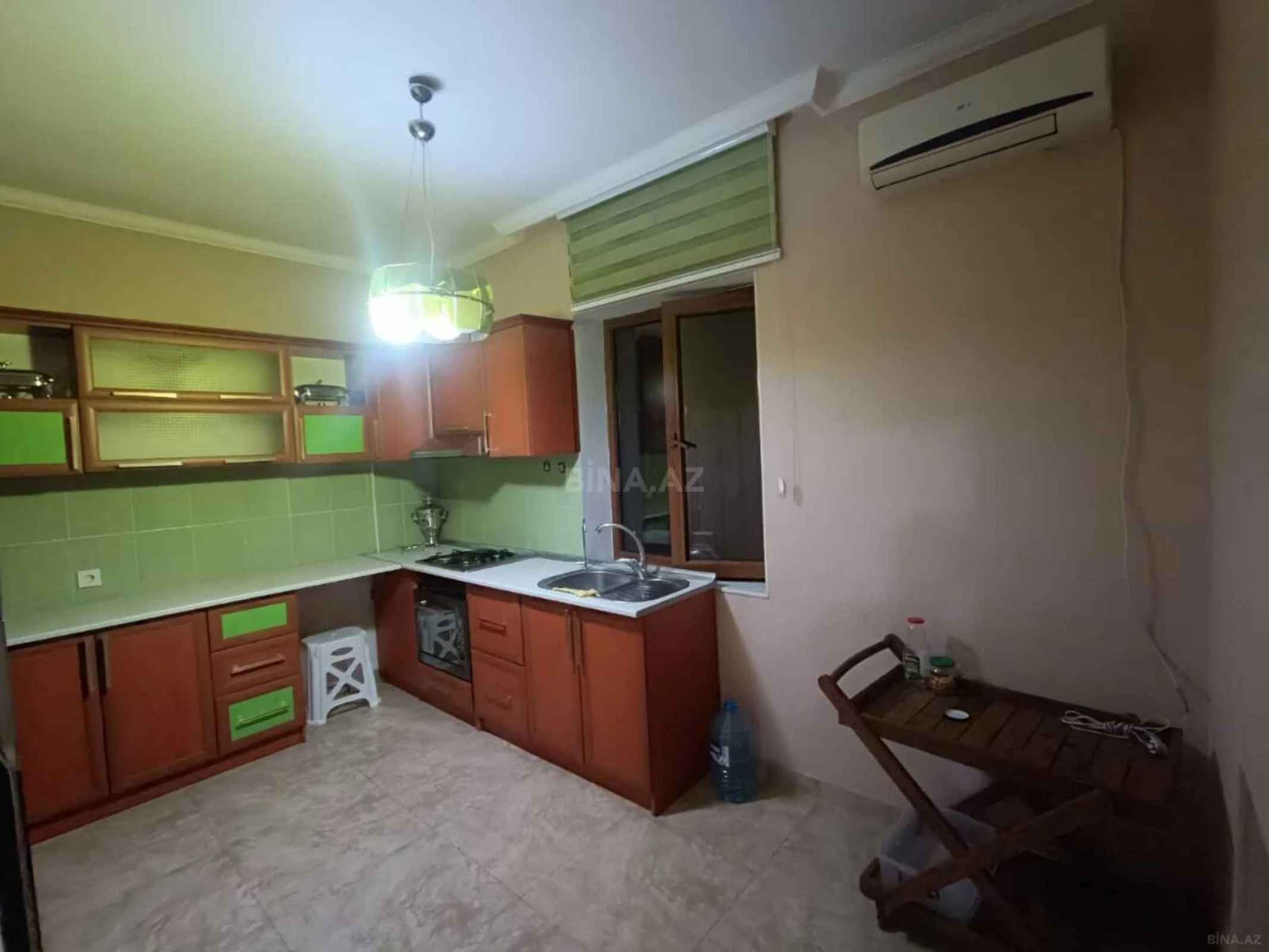 Satılır 5 otaqlı həyət evi 180 m²