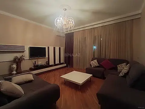 Satılır 5 otaqlı həyət evi 180 m²