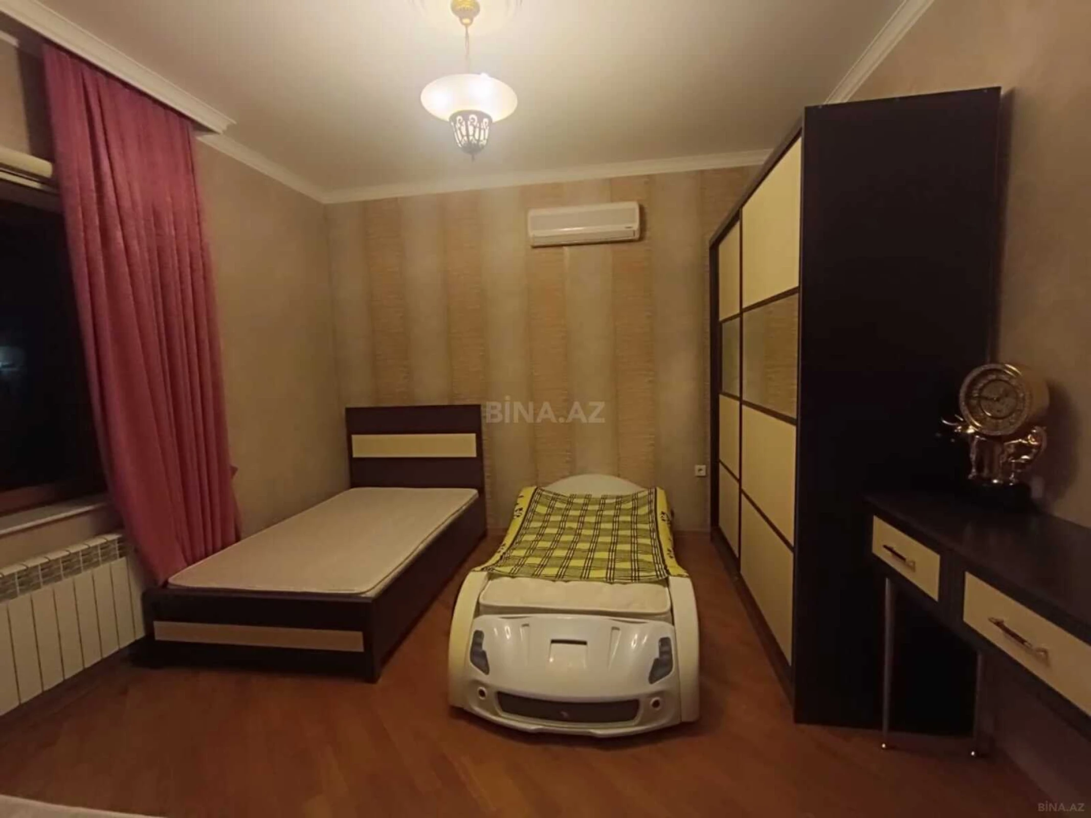 Satılır 5 otaqlı həyət evi 180 m²