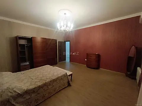 Satılır 5 otaqlı həyət evi 180 m²