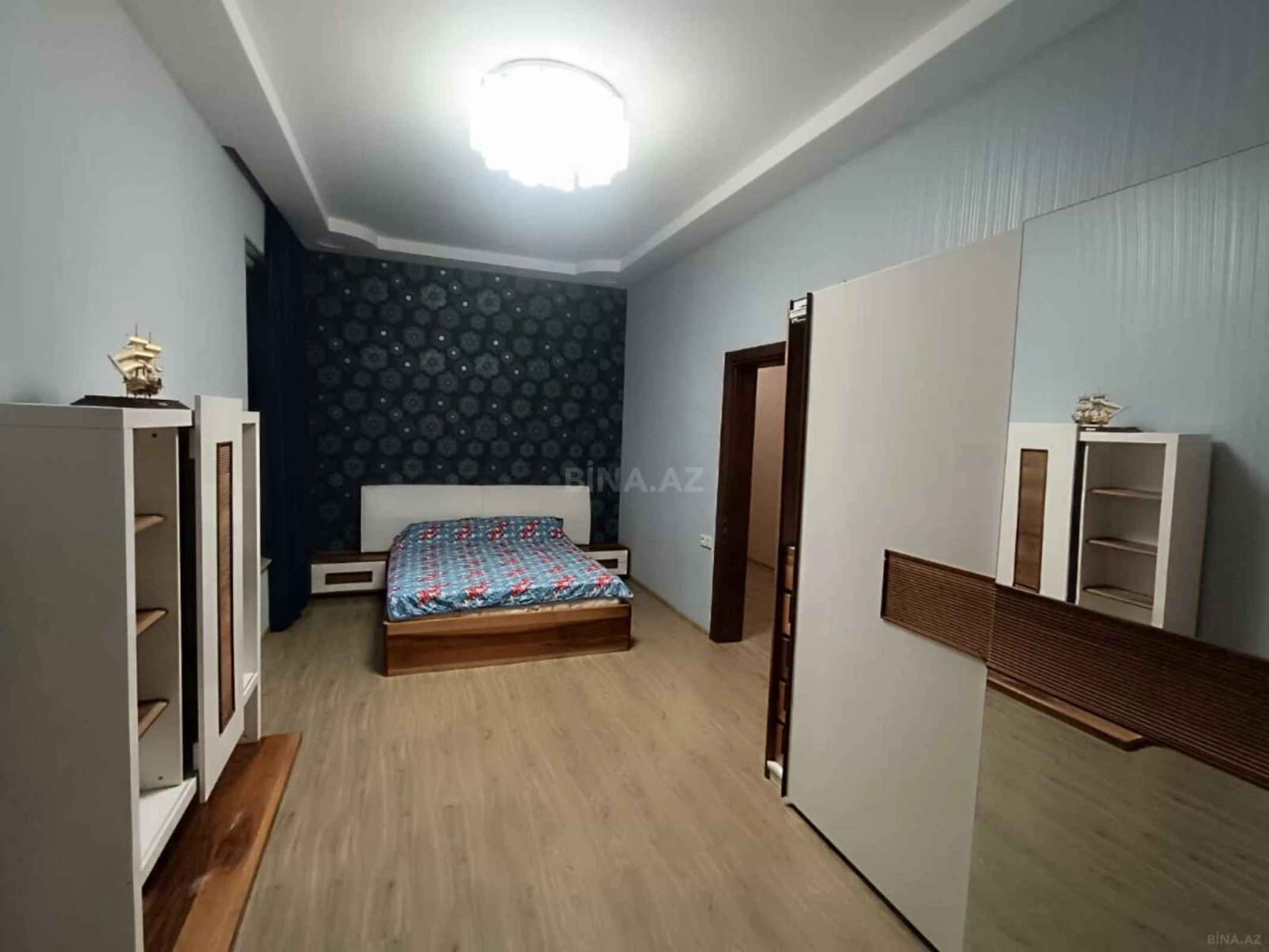 Satılır 5 otaqlı həyət evi 180 m²