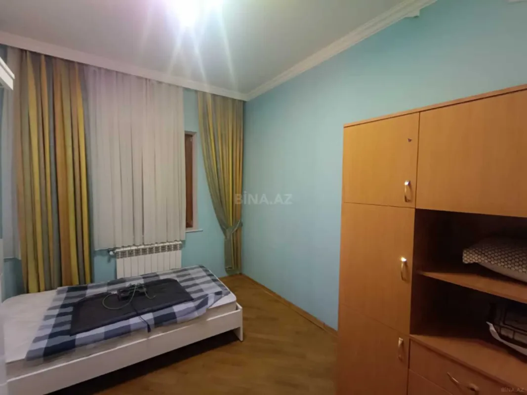 Satılır 5 otaqlı həyət evi 180 m²