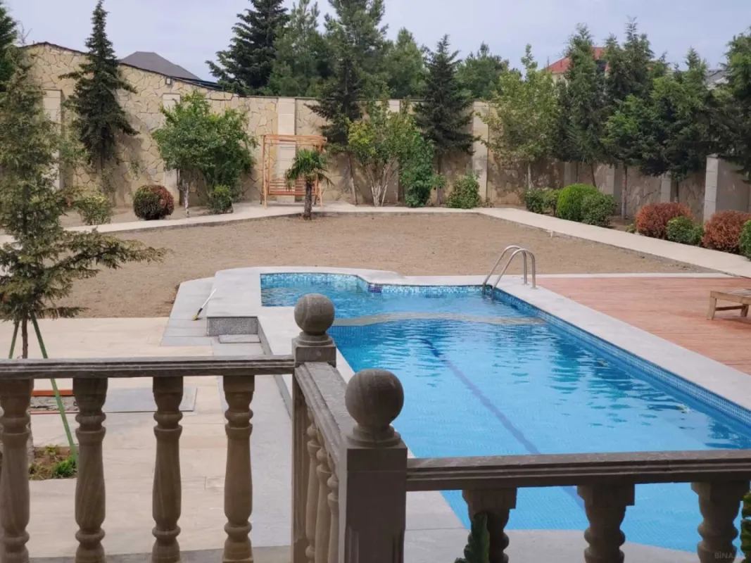 Satılır 5 otaqlı həyət evi 180 m²