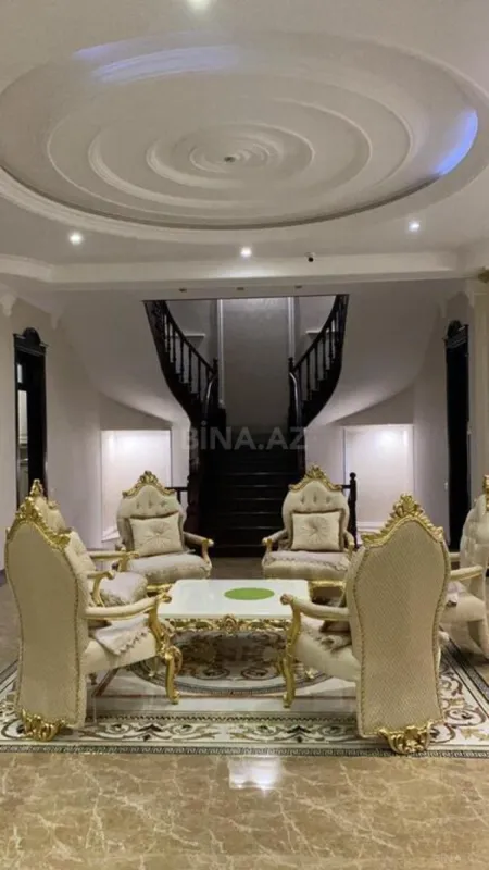 Satılır 15 otaqlı həyət evi 300 m²