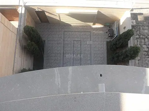 Satılır 15 otaqlı həyət evi 300 m²