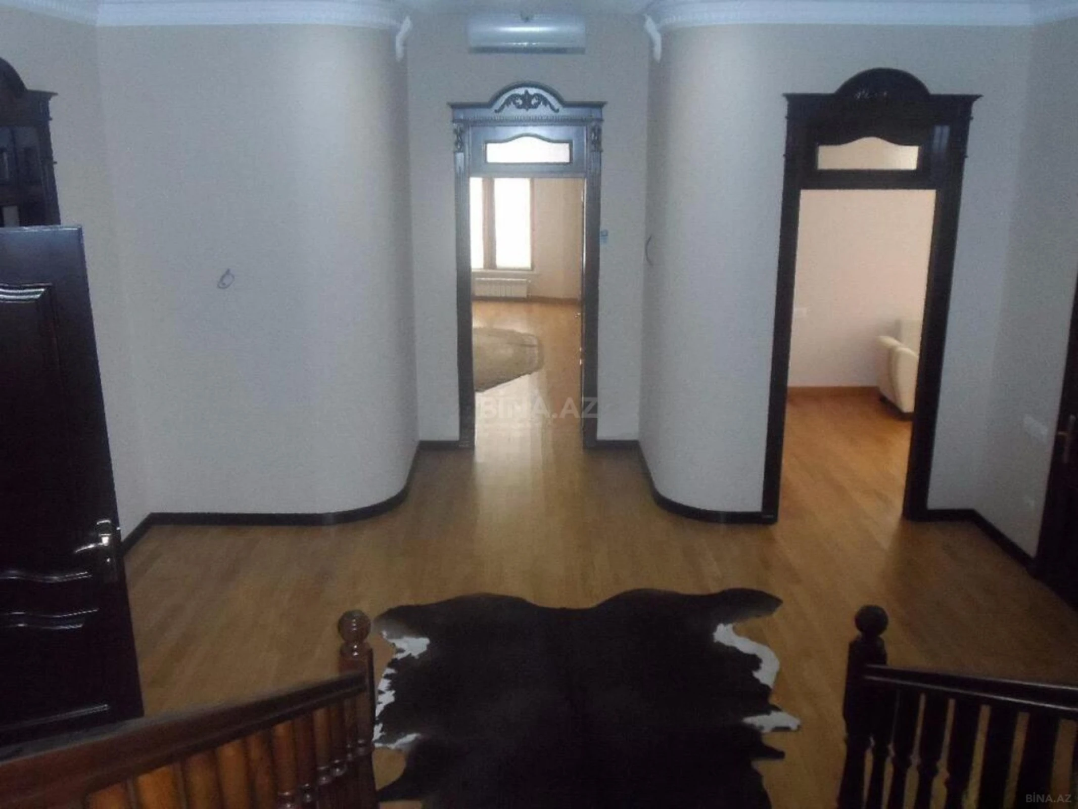 Satılır 15 otaqlı həyət evi 300 m²