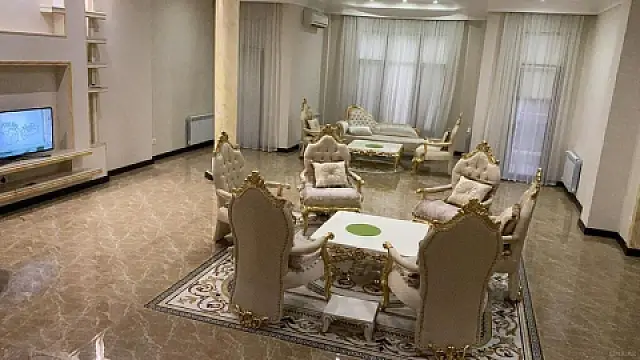 Satılır 15 otaqlı həyət evi 300 m² — Bakı, Nərimanov 15 otaq 300.00 m²