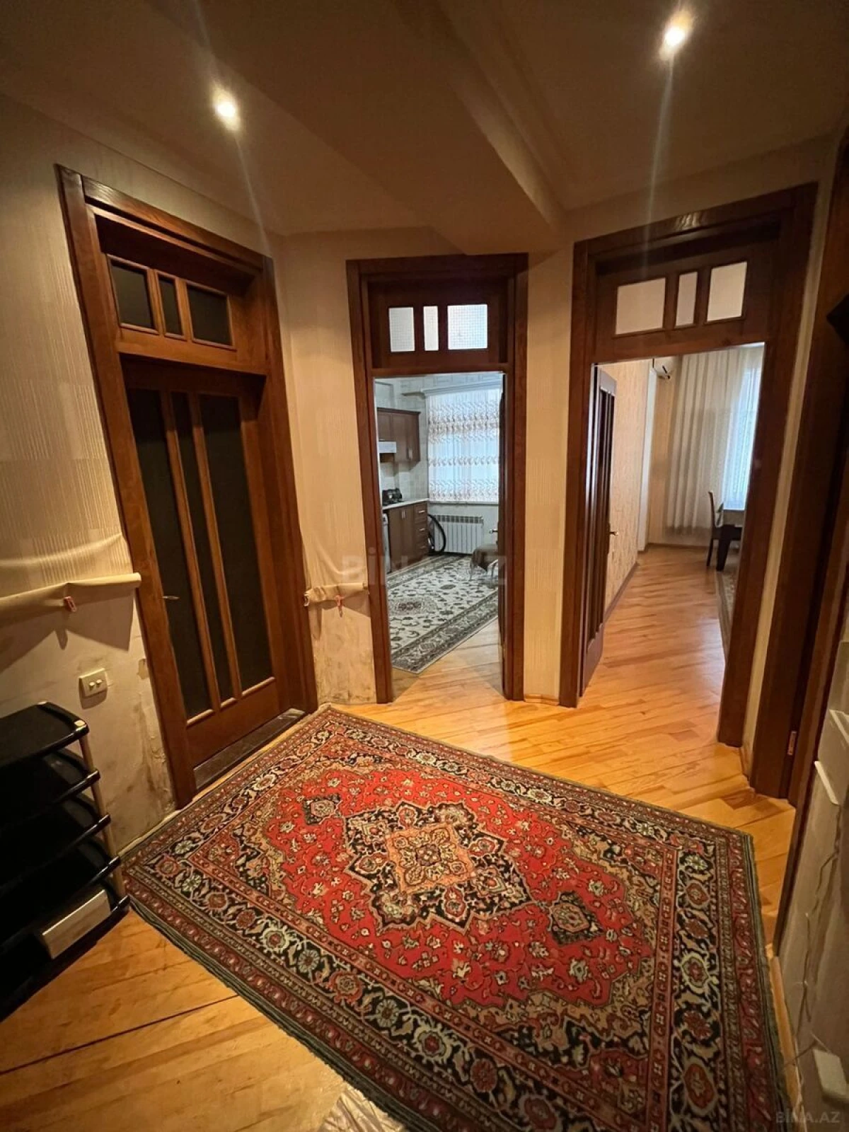 Kirayə verilir 2 otaqlı mənzil 70 m²