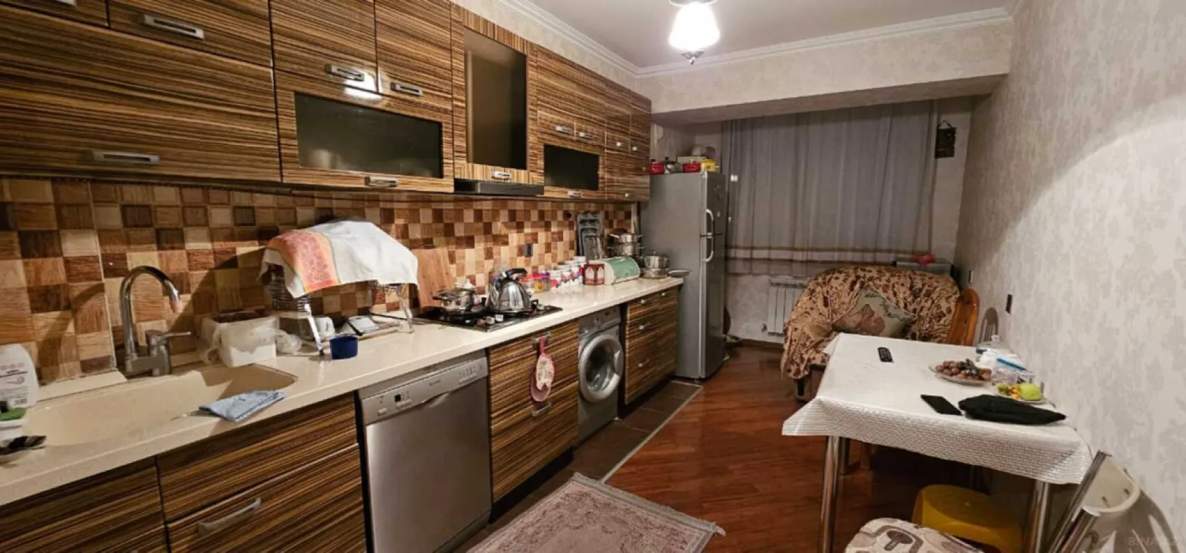 Satılır 4 otaqlı mənzil 115 m²