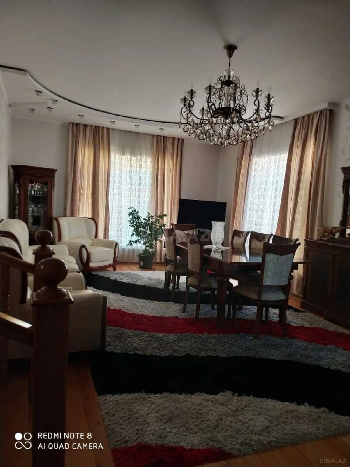 Satılır 9 otaqlı həyət evi 500 m²