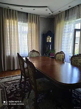 Satılır 9 otaqlı həyət evi 500 m²