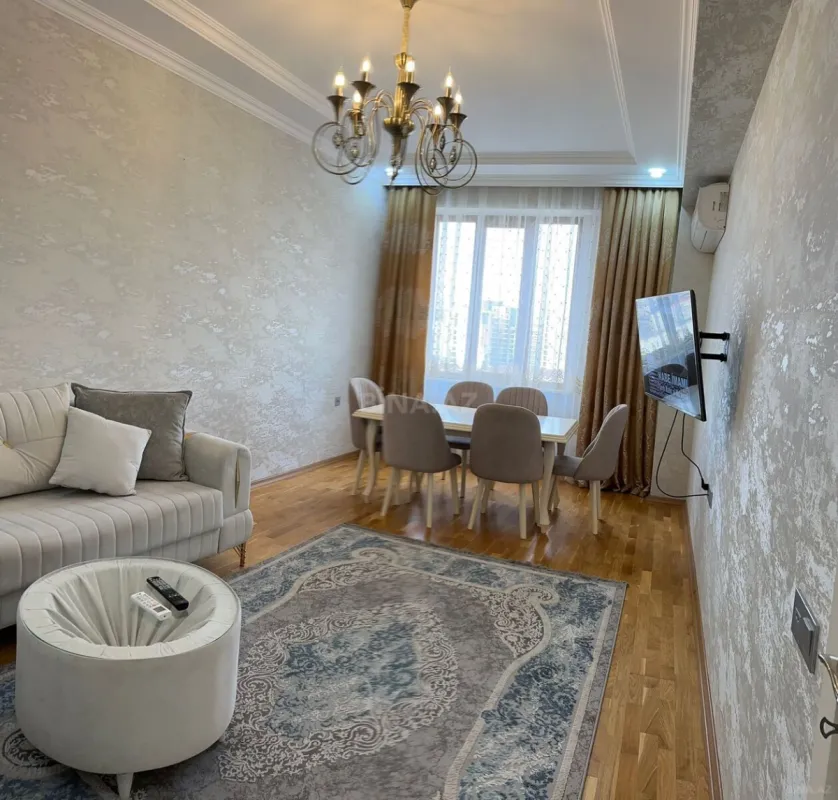 Kirayə verilir 2 otaqlı mənzil 70 m²