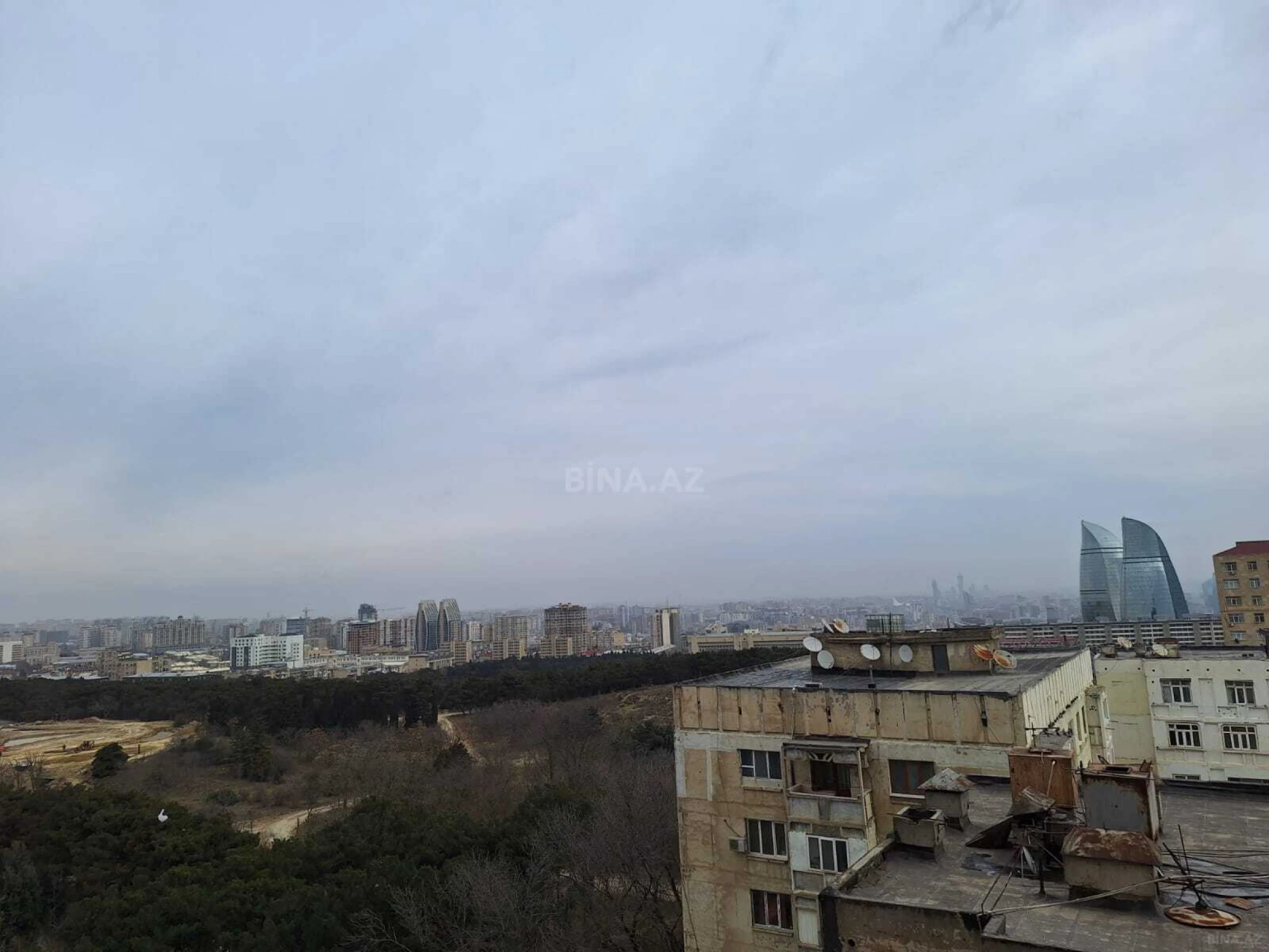 Satılır 3 otaqlı mənzil 137 m²