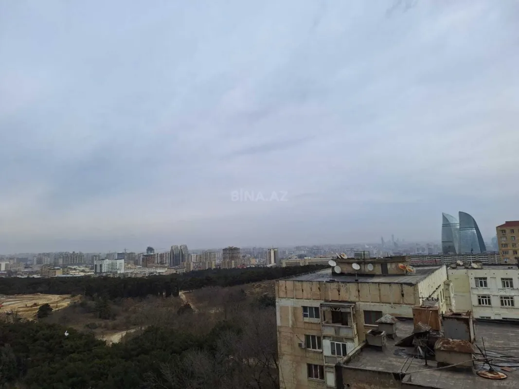 Satılır 3 otaqlı mənzil 137 m²