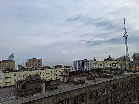 Satılır 3 otaqlı mənzil 137 m²