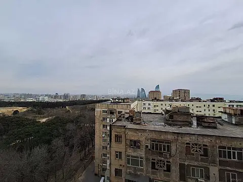 Satılır 3 otaqlı mənzil 137 m²